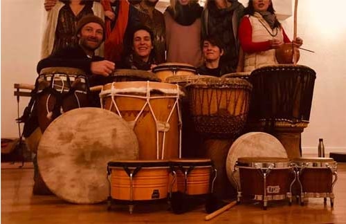 Um círculo de percussão