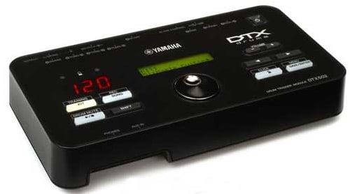 O módulo de tambor electrónico Yamaha DTX502