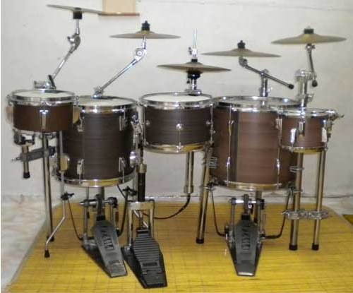 Um kit de tambor de cocktail