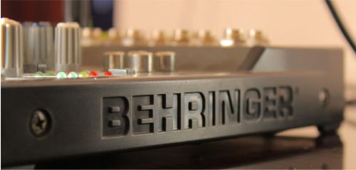 A construção do Behringer XD80USB