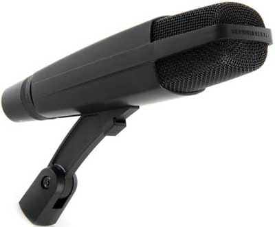 O microfone Sennheiser MD 421-II tom