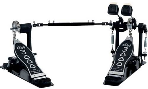 Um pedal duplo para tambores de baixo