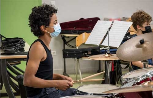 Os benefícios da bateria para as crianças